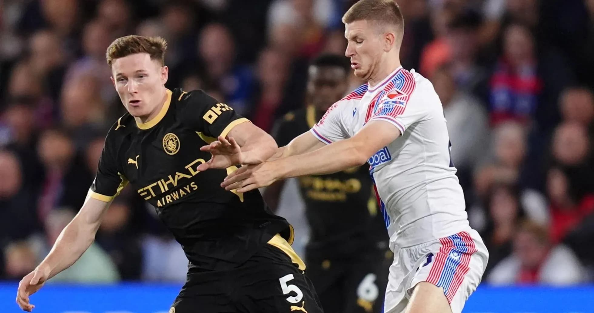 Crystal Palace player challenges Manchester City opponent
