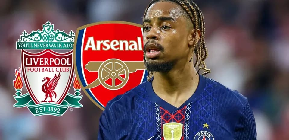 Player in PSG kit with Liverpool and Arsenal logos