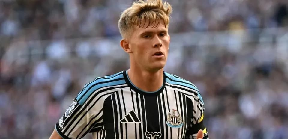 Player in Newcastle United jersey during match