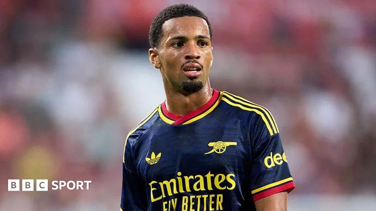 Player in Arsenal jersey during match