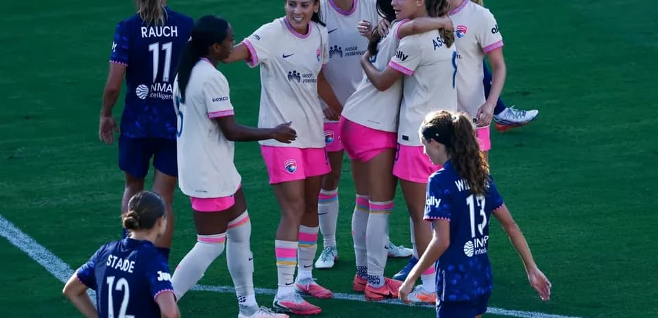 San Diego Wave celebrating a goal during match