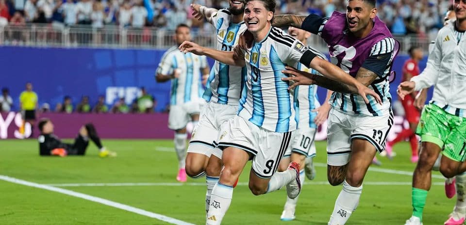 Julián Álvarez’s Stunning Extra-Time Goal Sends Argentina Past Switzerland in World Cup Quarterfinals