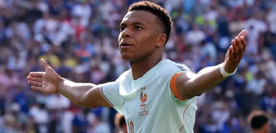 How Fast Is Kylian Mbappe? Comparing France's Speed Star to NFL's Quickest and More