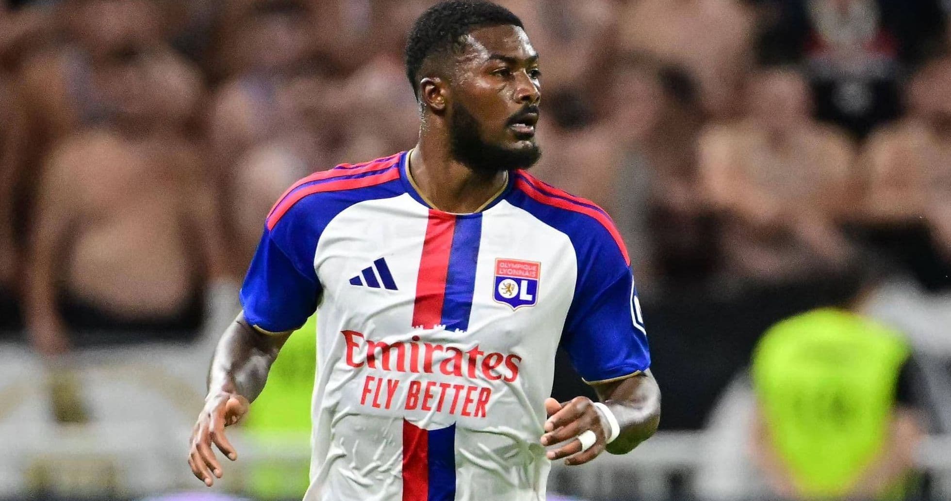 Ainsley Maitland-Niles Returns to Premier League with Everton After Lyon Transfer