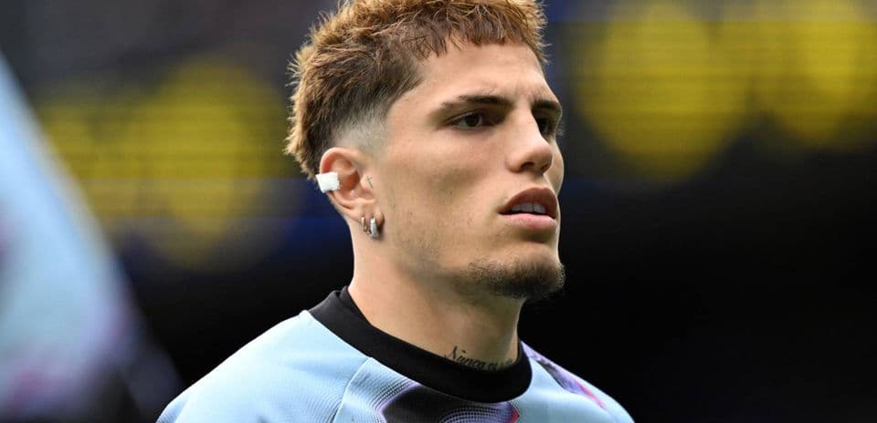 Alejandro Garnacho Faces Tough Start at Aston Villa with Potential Exit on Horizon