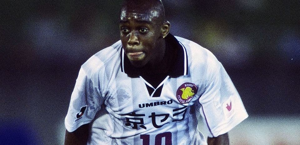 Former Corinthians and Vasco Striker Regis Pitbull Faces Homelessness Amid Crack Addiction