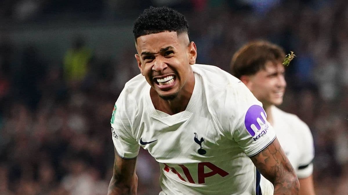 Roberto De Zerbi Sets Goal Target for Savio After Stunning Tottenham Debut
