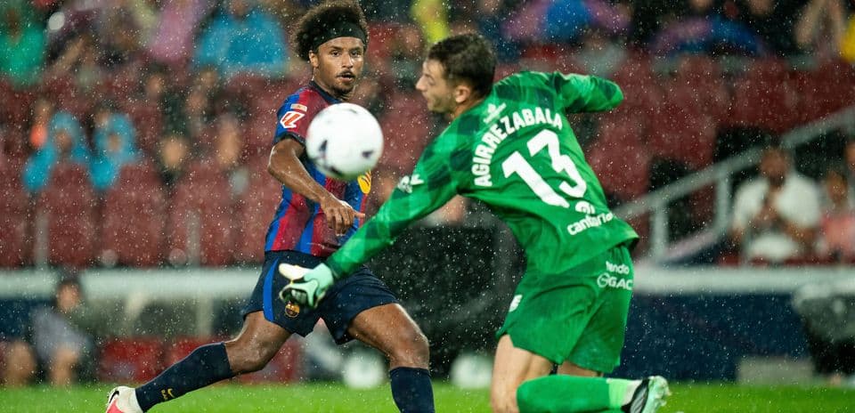 Hansi Flick Leads Barcelona to Record-Breaking Seven Wins in a Row