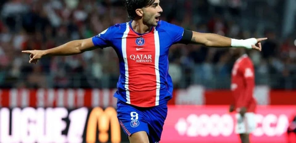 Torres Leads PSG to Their First Ligue 1 Victory of the Season