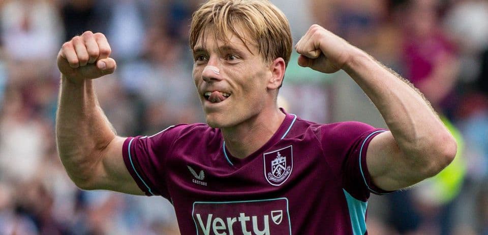 Ipswich Secures Zian Flemming from Burnley for £20 Million on Transfer Deadline Day