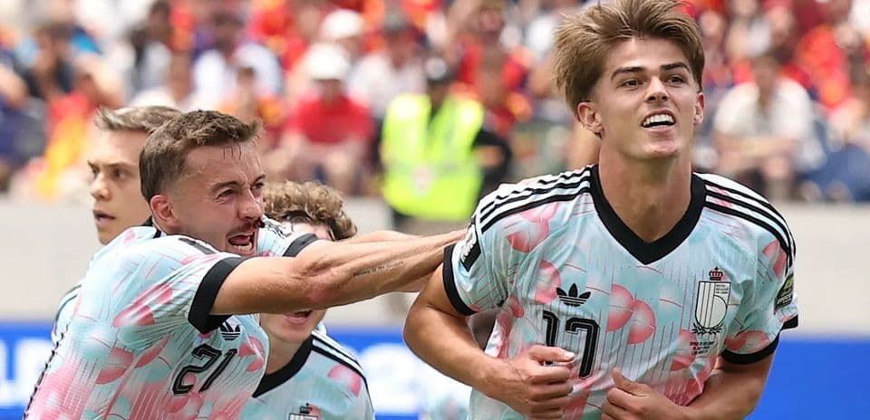 Atalanta Sets €50 Million Price Tag on De Ketelaere as Bayern and PSG Show Interest