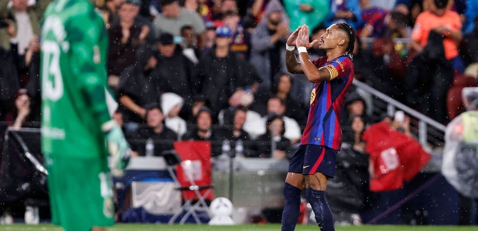 Raphinha’s Hat-Trick Powers Barcelona to 7-2 Win and Reveals Key to Team’s Winning Streak