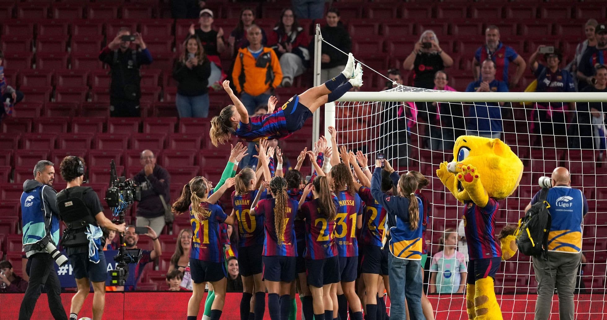Claudia Pina's Four Goals Power Barcelona to 7-0 Victory Over Real Madrid in El Clasico
