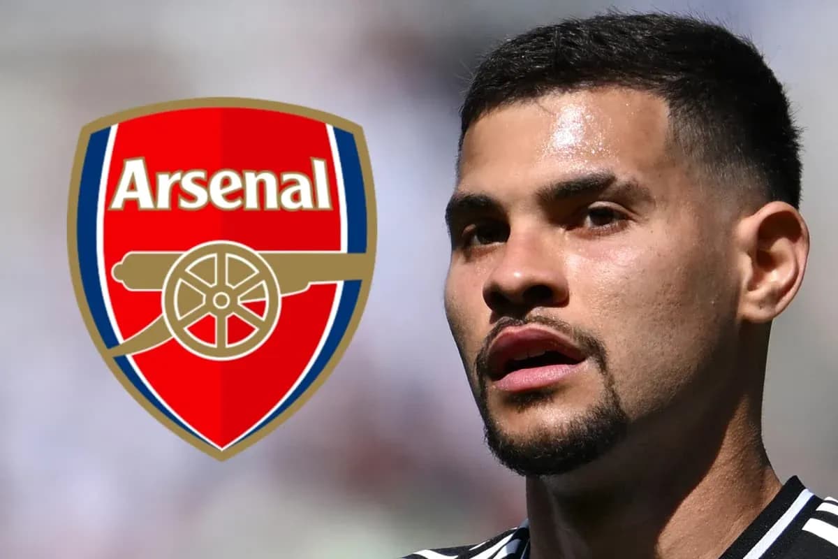 Player with Arsenal logo in background Player with Arsenal logo in background