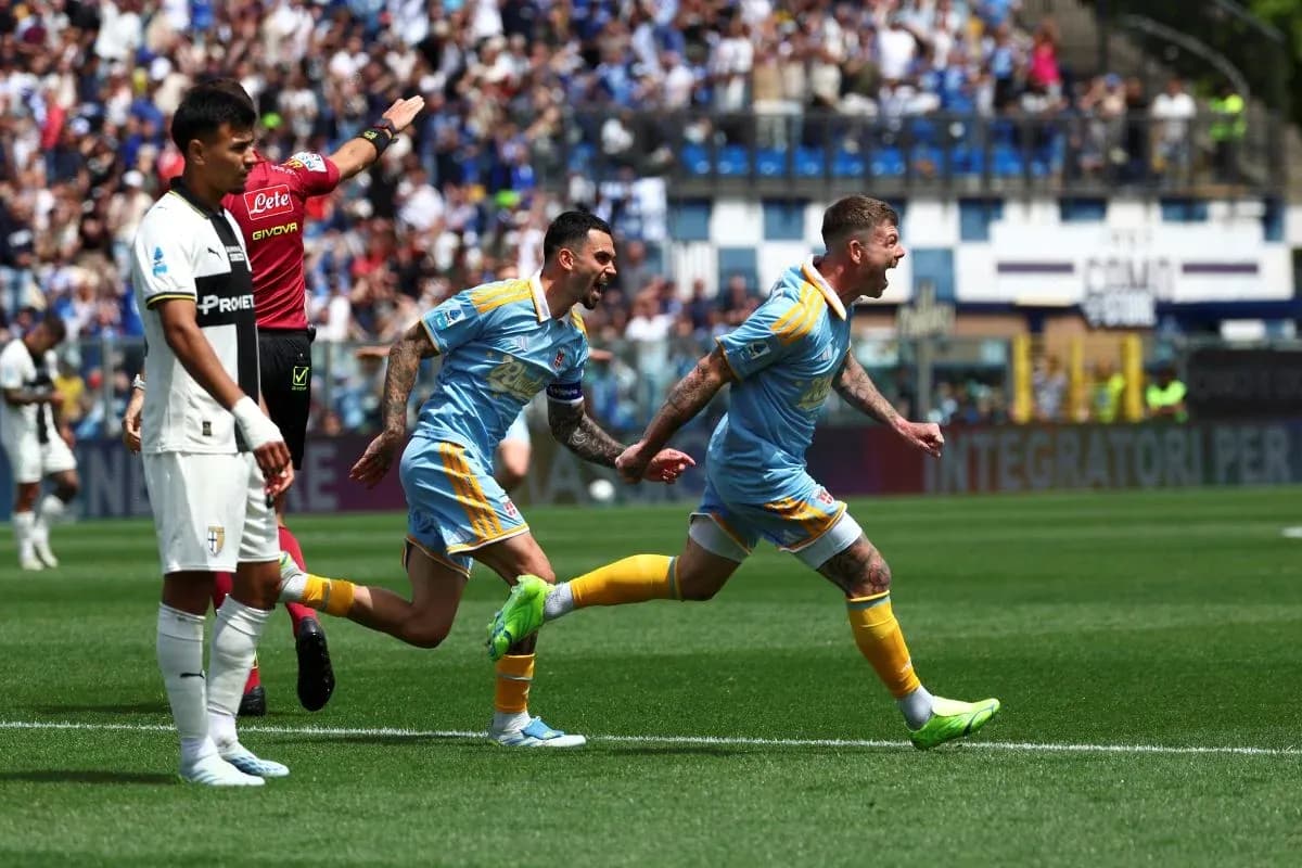 Players celebrating a goal during Como vs Parma Players celebrating a goal during Como vs Parma
