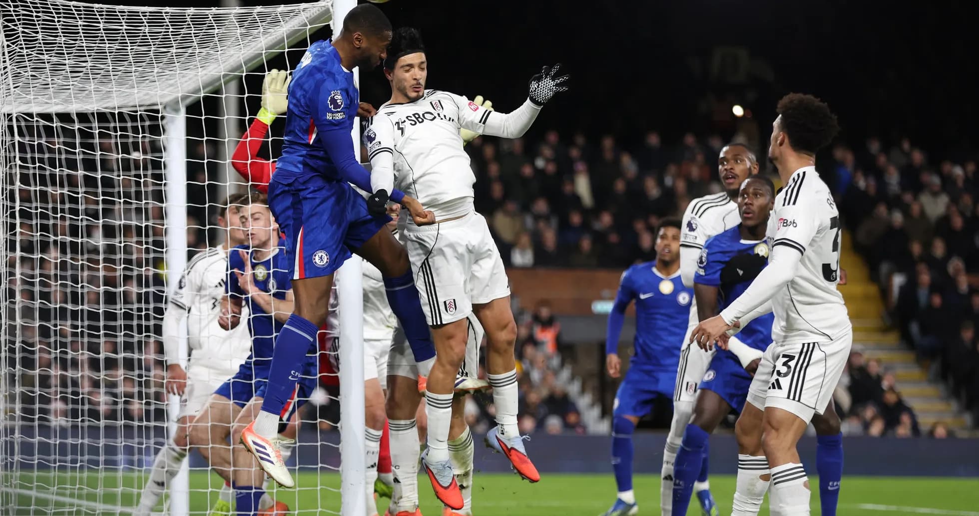 Players contesting a corner during Fulham vs Chelsea Players contesting a corner during Fulham vs Chelsea