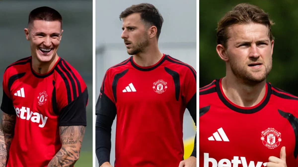 Three Manchester United players in training jerseys Three Manchester United players in training jerseys