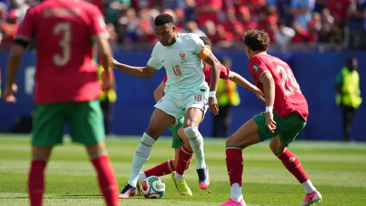 Player dribbling past opponents during match Player dribbling past opponents during match