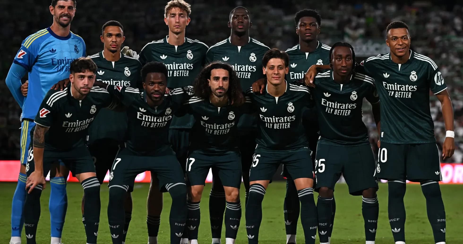 Real Madrid team lineup before La Liga match Real Madrid team lineup before La Liga match