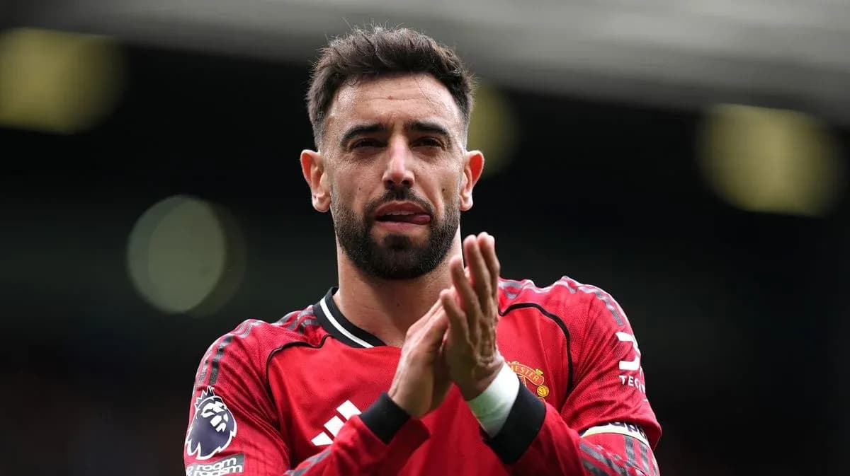 Player applauding fans in Manchester United jersey Player applauding fans in Manchester United jersey