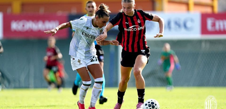 Ternana W player challenges AC Milan W player Ternana W player challenges AC Milan W player