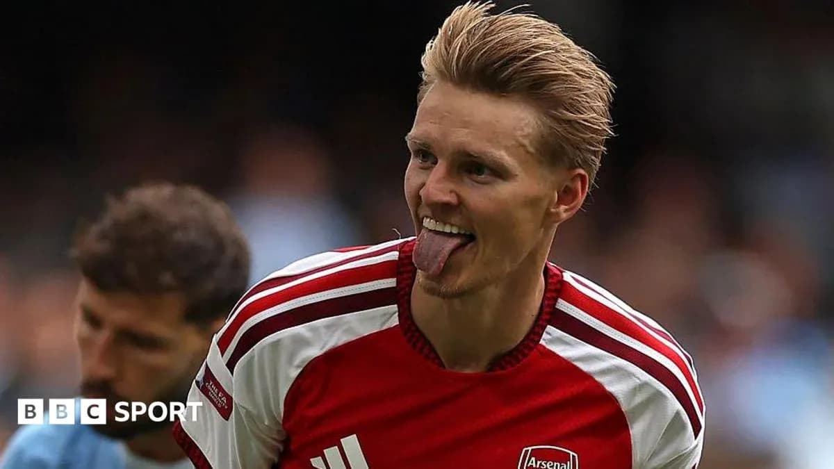 Player celebrating in Arsenal jersey during match Player celebrating in Arsenal jersey during match