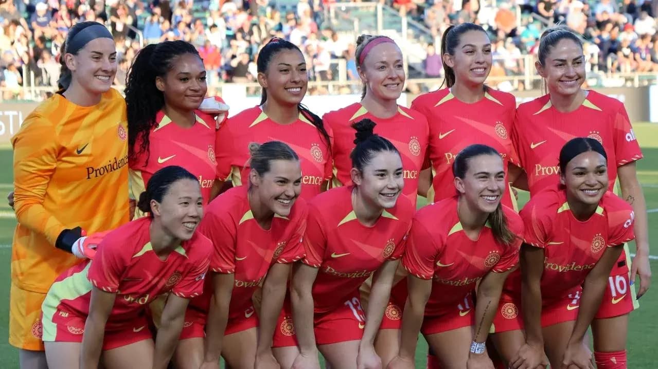 Portland Thorns W team photo before match Portland Thorns W team photo before match