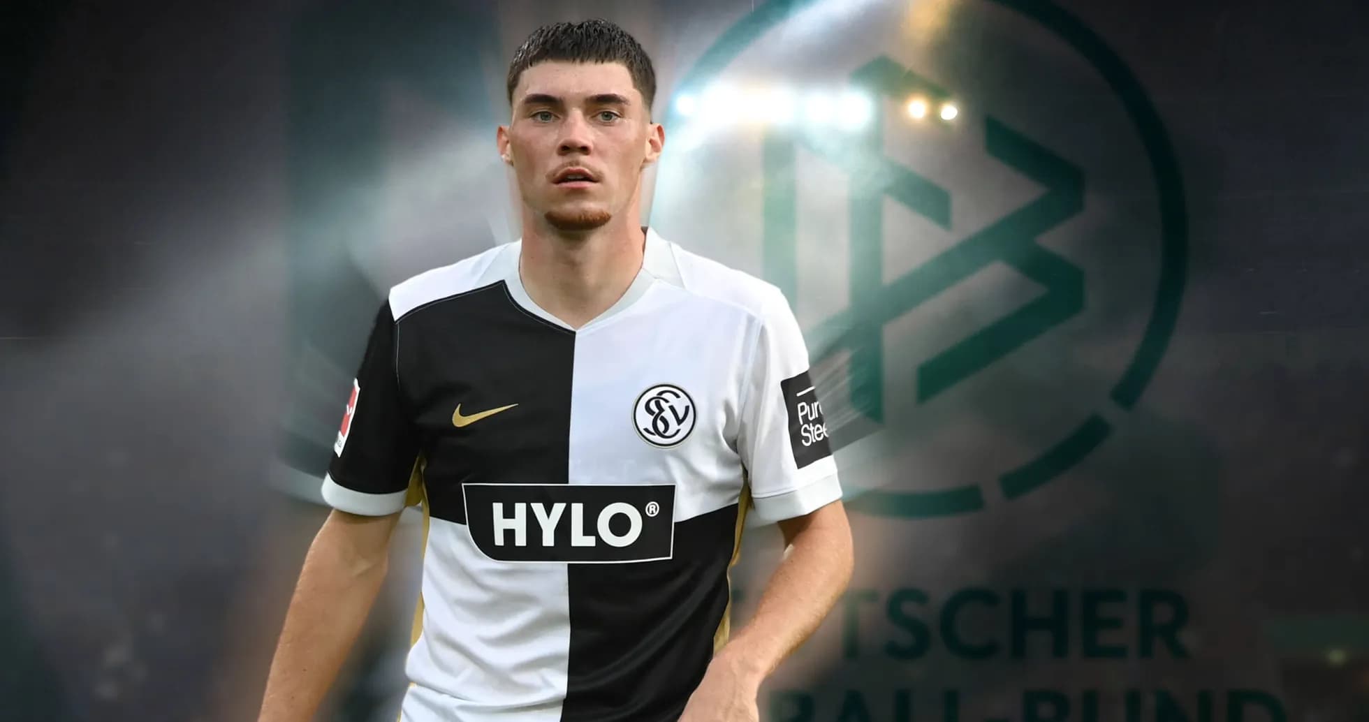 Player in black and white jersey during match Player in black and white jersey during match