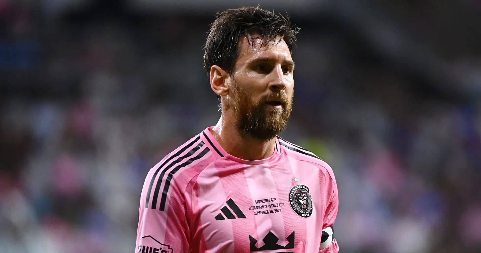 Player in pink jersey during match action Player in pink jersey during match action