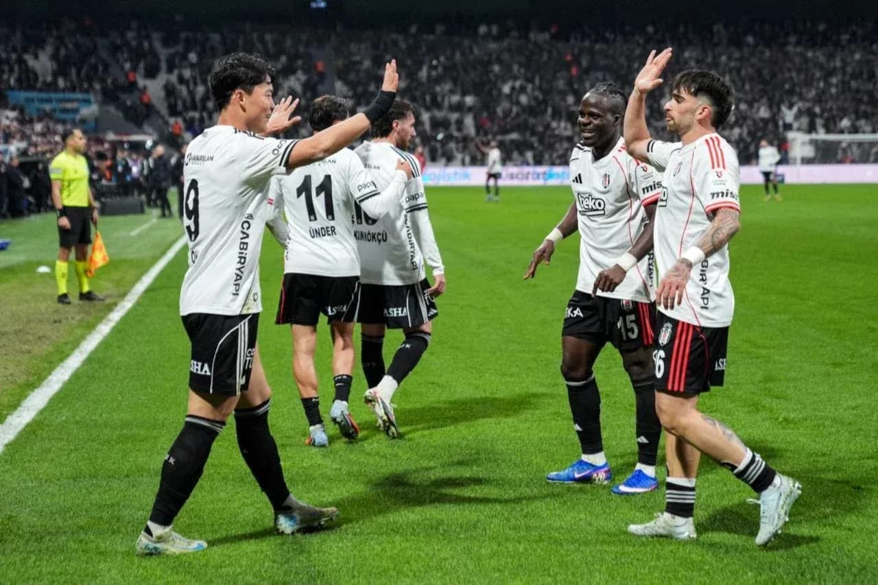 Beşiktaş players celebrating during the match Beşiktaş players celebrating during the match
