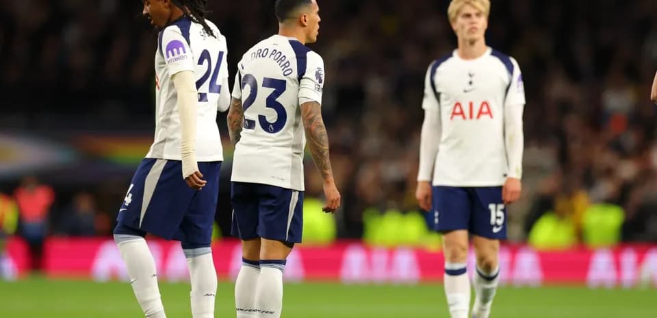 Tottenham players walking on the pitch during match Tottenham players walking on the pitch during match