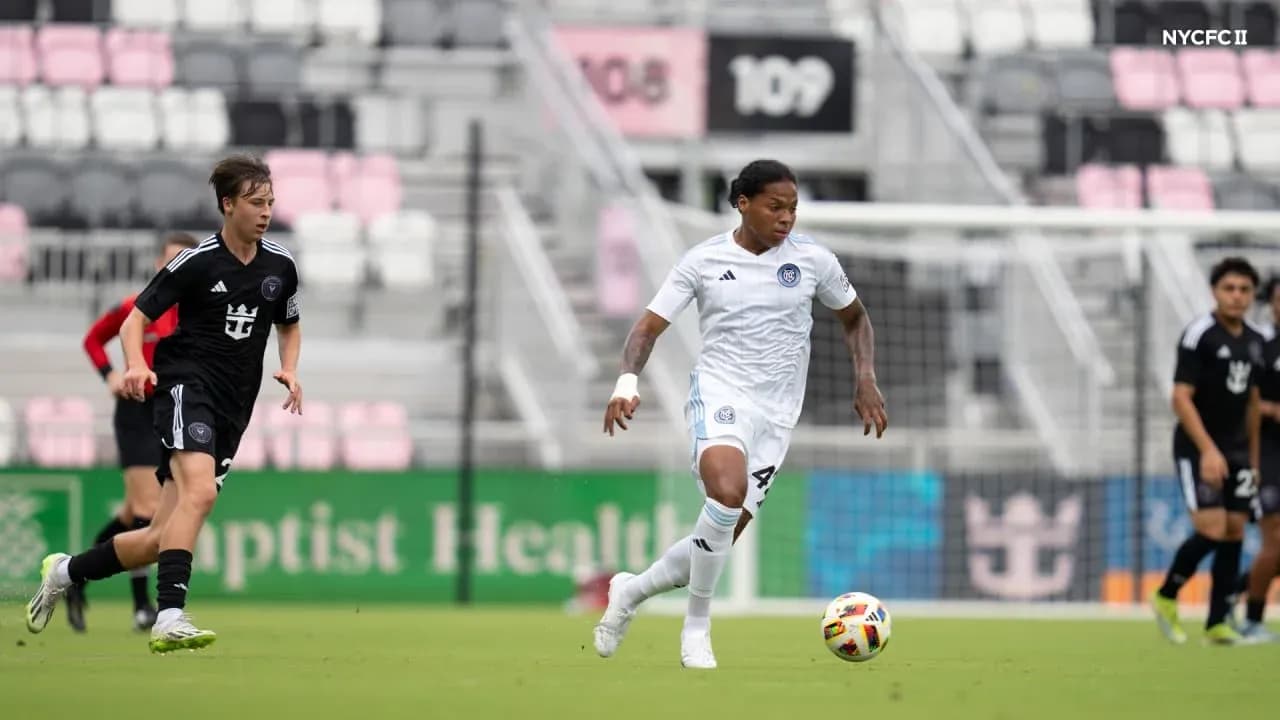 Inter Miami II player dribbling the ball Inter Miami II player dribbling the ball