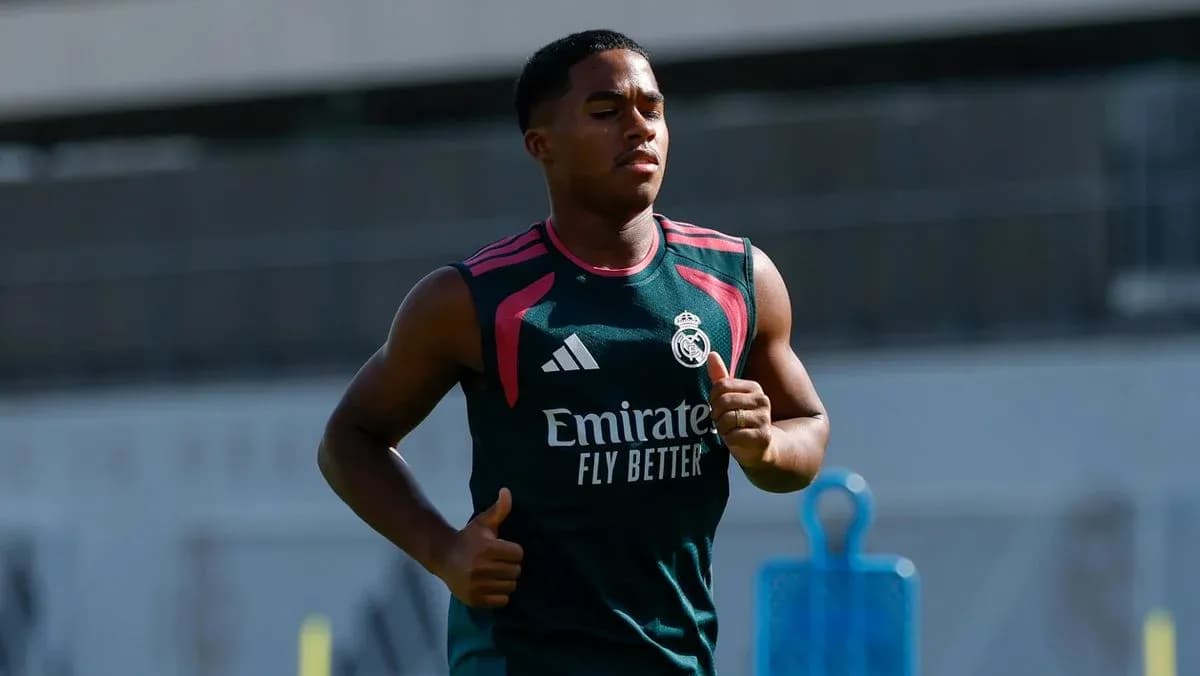 Player running during Real Madrid training session Player running during Real Madrid training session