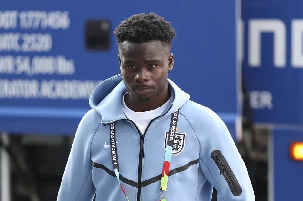 Player arriving at venue with FIFA credentials Player arriving at venue with FIFA credentials