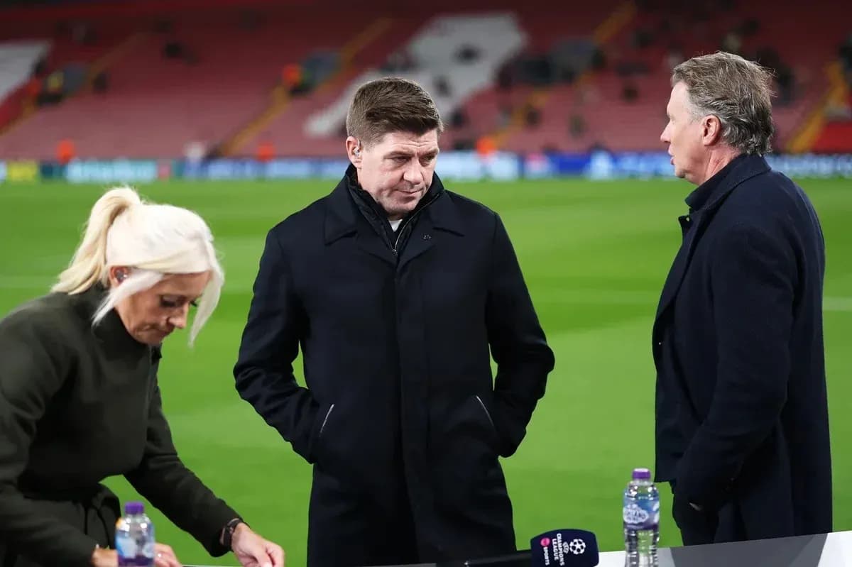 Analysts discussing on the pitch before match Analysts discussing on the pitch before match