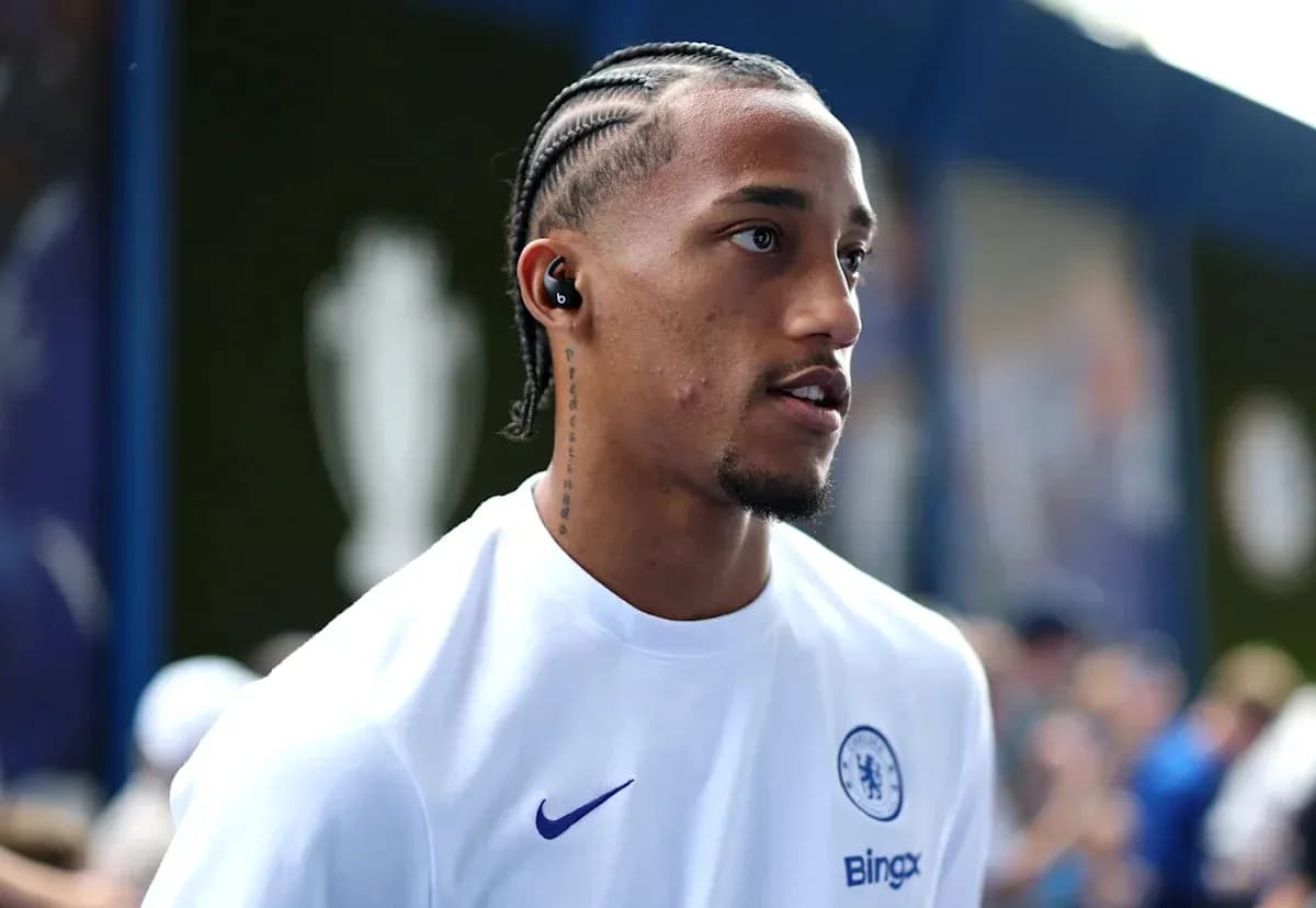 Player wearing Chelsea shirt arriving at venue Player wearing Chelsea shirt arriving at venue