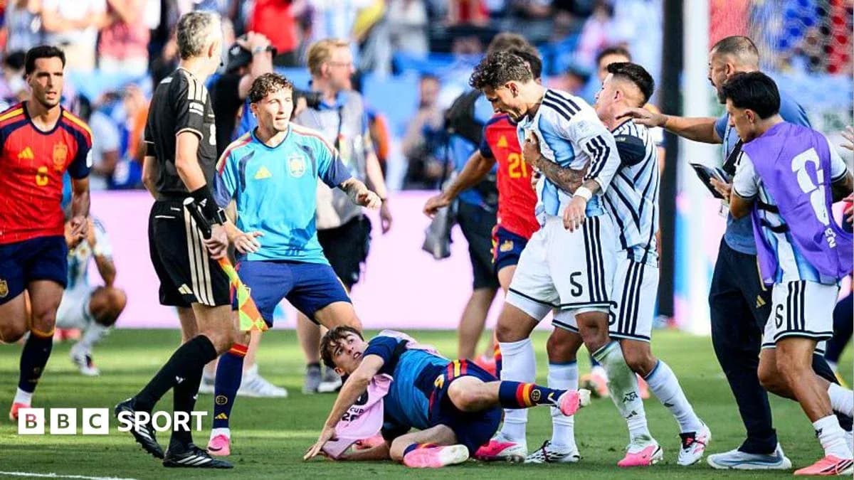 Players from Argentina and Spain arguing during match Players from Argentina and Spain arguing during match