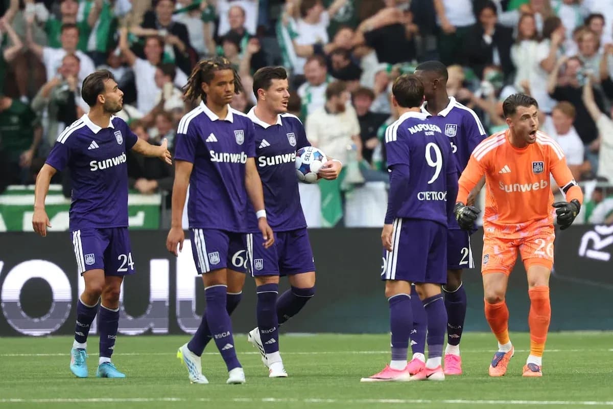 Anderlecht players celebrating during match Anderlecht players celebrating during match