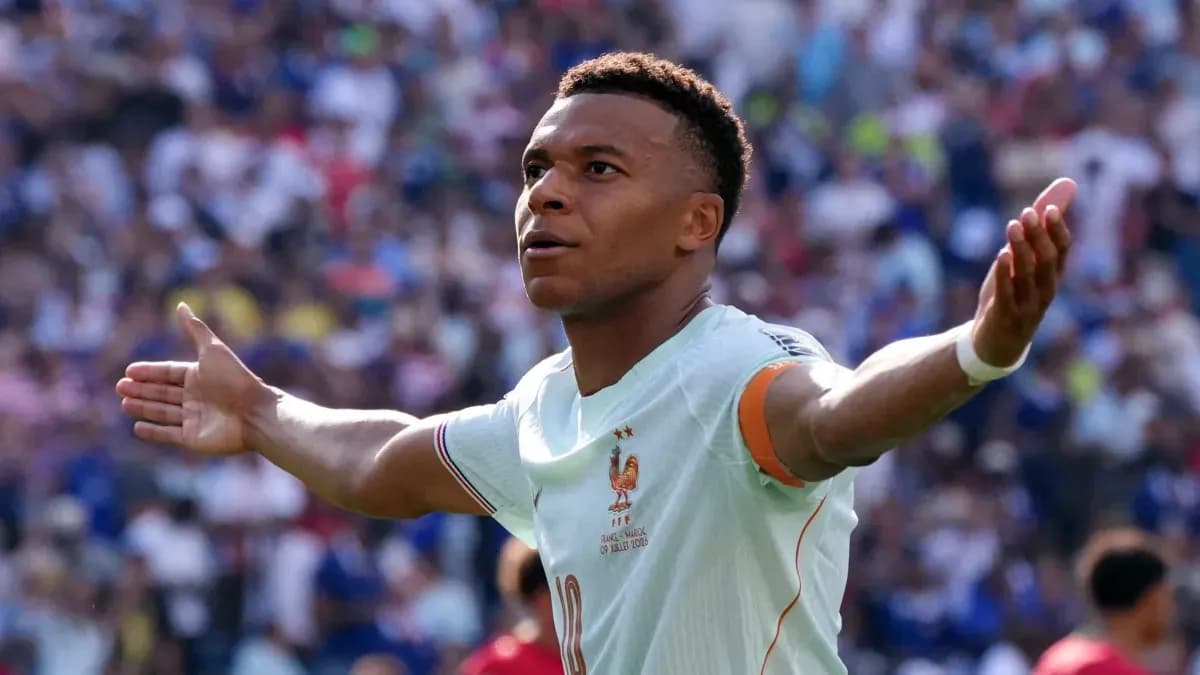 How Fast Is Kylian Mbappe? Comparing France's Speed Star to NFL's Quickest and More How Fast Is Kylian Mbappe? Comparing France's Speed Star to NFL's Quickest and More