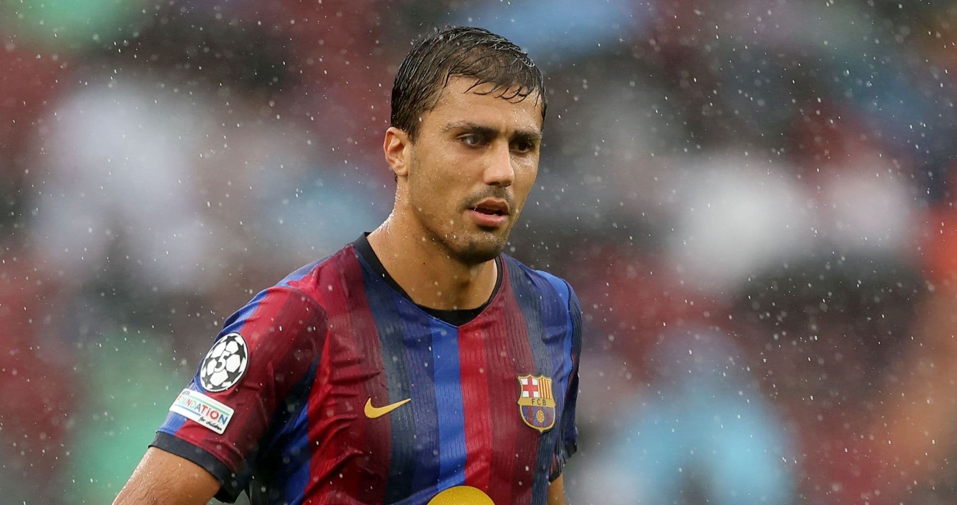 Barcelona's Rodri Apologizes After 'Weak' Comment on Valencia Caught on Camera Barcelona's Rodri Apologizes After 'Weak' Comment on Valencia Caught on Camera