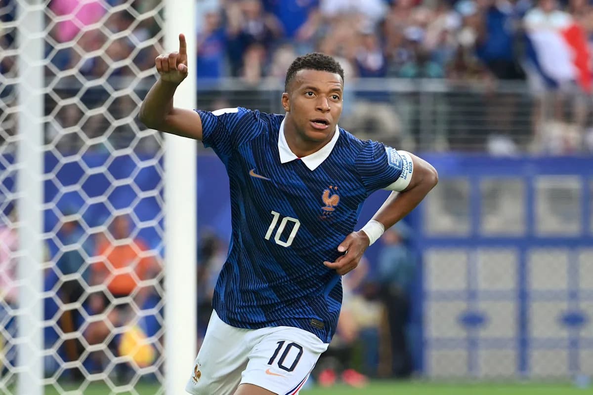 Kylian Mbappé’s World Cup Goal Tally and His Chase of Messi’s Record Kylian Mbappé’s World Cup Goal Tally and His Chase of Messi’s Record