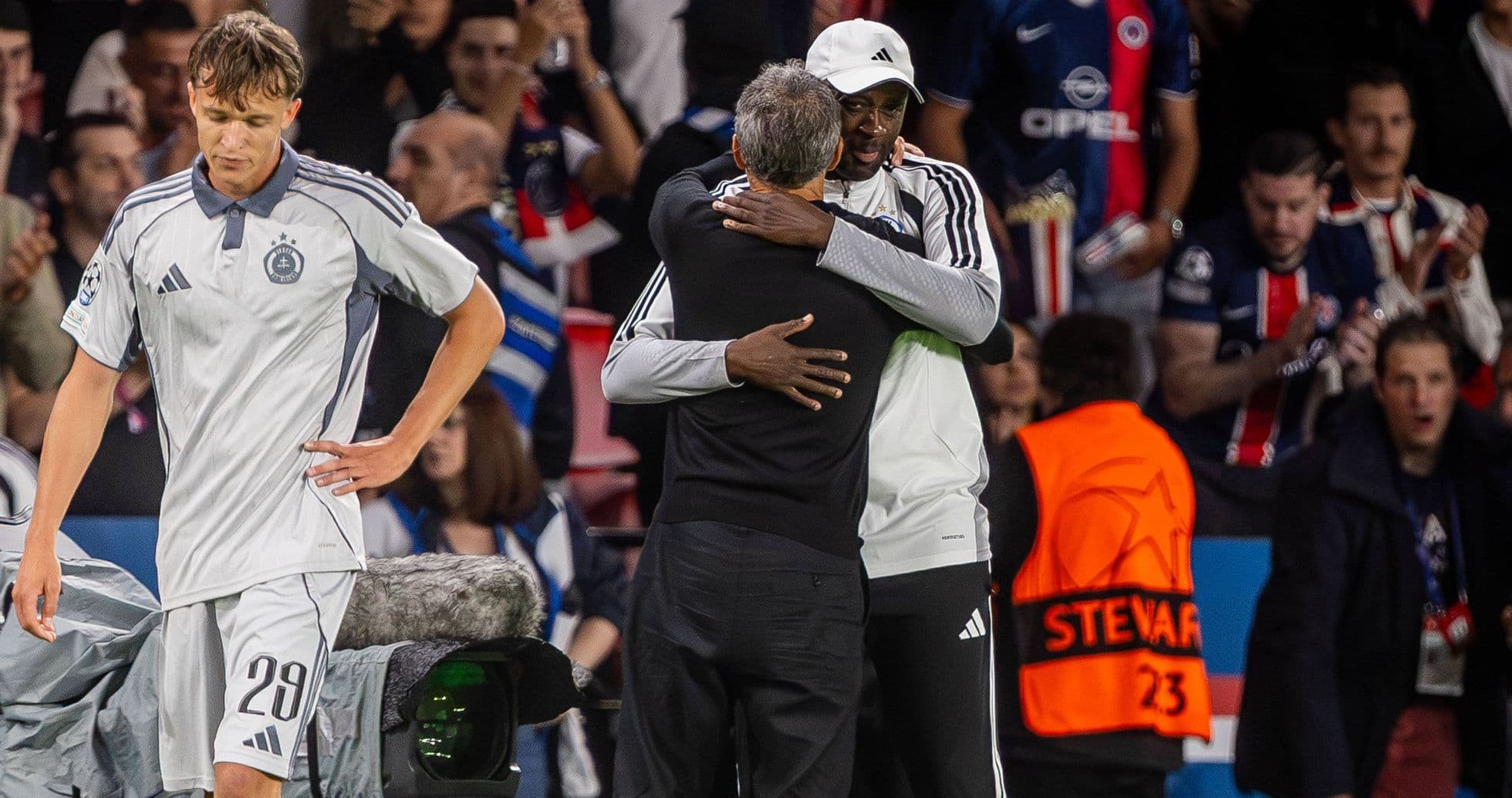 Yaya Toure Praises PSG as a 'Complete Machine' After 6-1 Champions League Defeat Yaya Toure Praises PSG as a 'Complete Machine' After 6-1 Champions League Defeat
