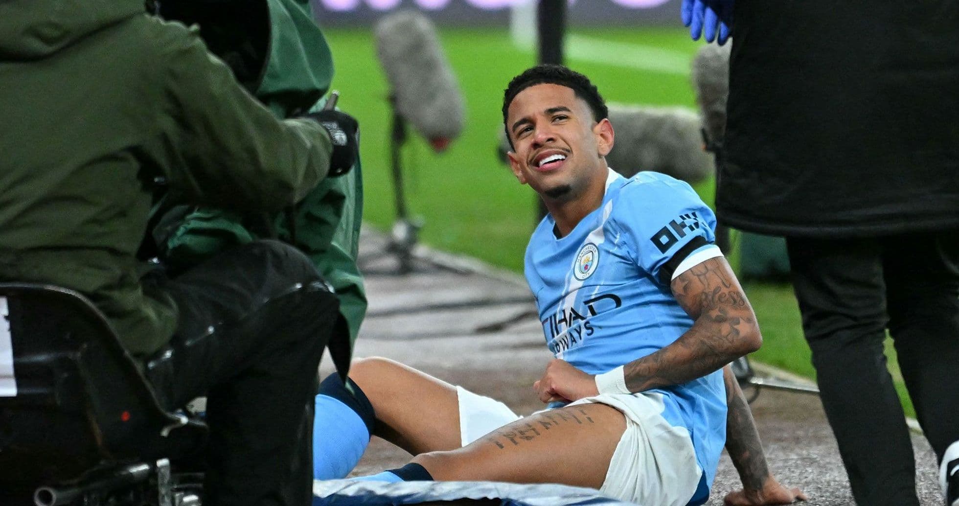 Manchester City Eyes Chelsea Winger Pedro Neto as Savinho's Potential Replacement Manchester City Eyes Chelsea Winger Pedro Neto as Savinho's Potential Replacement