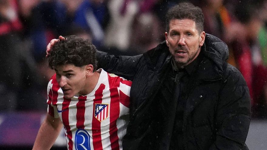 Diego Simeone Furious as Julian Alvarez Pushes for Barcelona Move Amid Atletico Tensions Diego Simeone Furious as Julian Alvarez Pushes for Barcelona Move Amid Atletico Tensions
